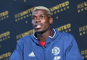 Paul Pogba en la presentación con el Manchester United