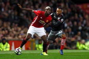 Paul Pogba jugando con el Manchester United