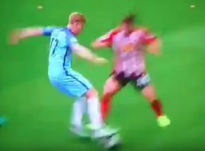 Caño de Kevin de Bruyne ante el Sunderland