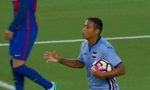 Luis fernando muriel celebra un golazo con la sampdoria ante el fc barcelona