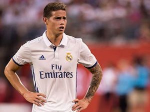 james rodriguez con la camiseta del real madrid temporada 2016-17