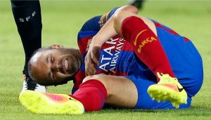 iniesta se lesiona durante la supercopa de españa ante el sevilla