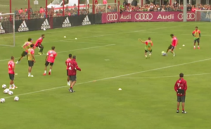 Caño de Müller, sombrero y volea de Lewandowski en entrenamiento del bayern munich