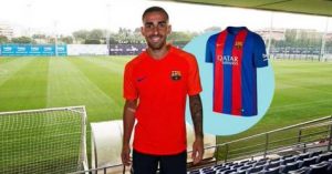 PACO ALCACER EN LA PAGINA OFICIAL DEL BARCELONA CON LA CAMISETA BLAUGRANA