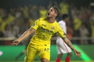 pato debuta con el villareal y celebra su primer gol con el submarino amarillo