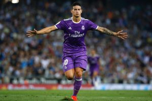 James Rodríguez celebrando con el Real Madrid un gol en liga
