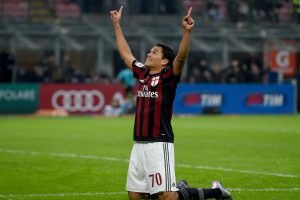 Bacca celebrando un gol con el AC Milan