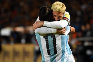 Messi celebrando con Argentina