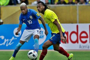 Neymar con Brasil ante Ecuador