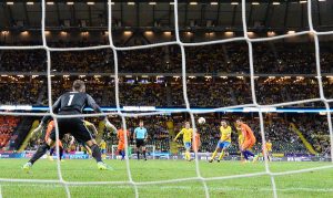 Marcus Berg gol de suecia a holanda al mejor estilo de Zlatan