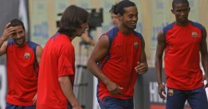Giuly, Messi, Ronaldinho y Eto con el Barcelona