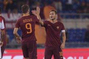 La Roma goleo 4-0 al Crotone con gol de El Shaarawy, de Salah y doblete de Dzeko. Totti jugó de titular y dio asistencia para gol