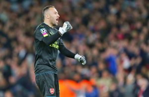 David Ospina atajando con el Arsenal en Champions League