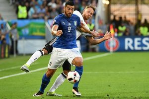 Graziano Pellè jugando para Italia