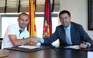 Javier Mascherano con Basrtomeu