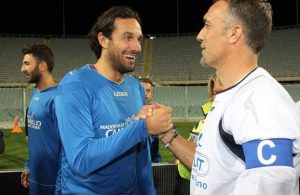 Luca Toni y Batistuta en un amistoso