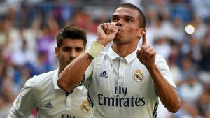 Pepe celebrando un gol con el Real Madrid