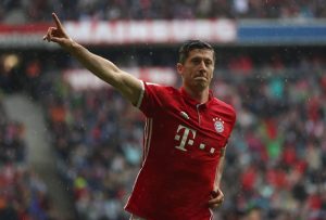 Robert Lewandowski celebrando un gol con el Bayern Múnich