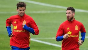 Piqué y Sergio Ramos en el entrenamiento de España