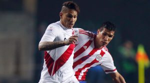 Paolo Guerrero ante Paraguay