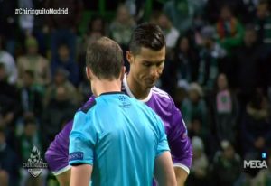 Reacción de Cristiano Ronaldo tras lesión de Gareth Bale