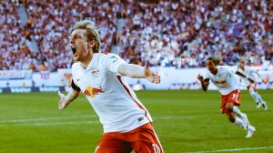 El humilde Leipzig festeja la obtención del liderato de la Bundesliga