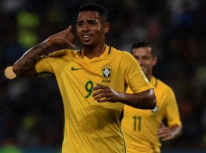 Gabriel Jesús celebrando gol con Brasil