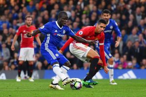 N'Golo Kanté con el Chelsea frente al Manchester United