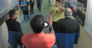 Fuerte cruce entre James y el Árbitro Ecuatoriano Roddy Zambrano (colombia vs argentina) Eliminatorias