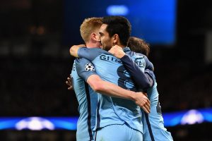Gundogan celebra con kevin de bruyne triunfo del manchester city en la champions league
