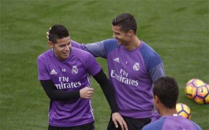 James Rodríguez y Cristiano Ronaldo durante entrenamiento del Real Madrid