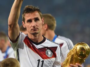 Klose se despide del futbol a sus 38 años