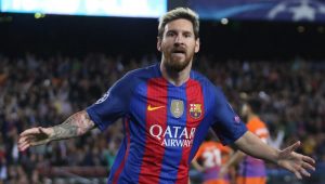 messi celebraa un gol en la liga 2016-17 con el bacelona
