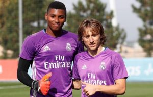 moha. arquero del real madrid comparado con donnarumma