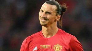 Zlatan se lamenta con el manchester united