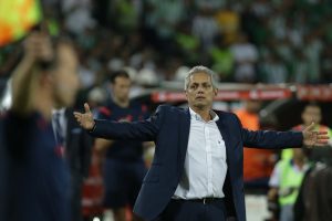 Reinaldo Rueda dirigiendo a Atlético Nacional