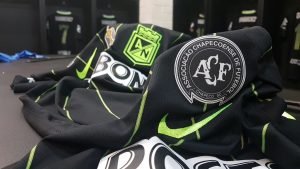 escudo de chapecoense y atlético nacional