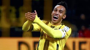 Aubameyang celebra un gol con el borussia dortmund