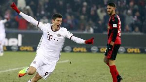 Lewandowski, al rescate del Bayern con un gol en el 91'