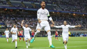 Sergio Ramos celebrando un gol con el Madrid