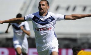 hernan barcos celebra un gol con velez sarsfield llegaría a atlético nacional