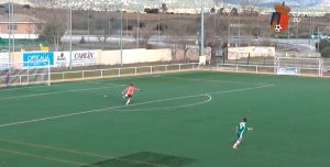 golazo salva arquero de 40 años de cancha a cancha tercera division españa con caño incluido al arquero