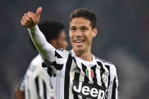 hernanes celebra con la juventus
