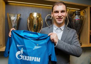 El Zenit ha fichado al cental serbio Branislav Ivanovic (32 | #Chelsea). Llega libre y firma hasta junio de 2019.