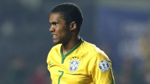 Douglas Costa con Brasil