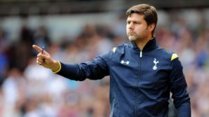 Pochettino dirigiendo al Totenham