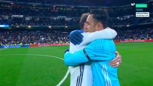abrazo de sergio ramos a Keylor navas real madrid betis la liga