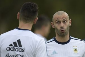 mascherano en entrenamiento de la seleccion argentina durante eliminatorias
