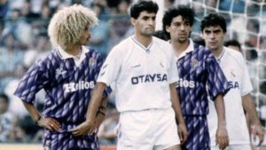 a valderrama le cogen las bolas michel jugador real madrid