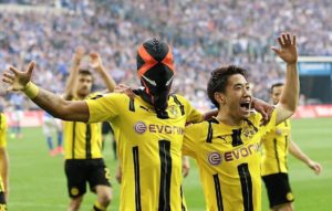 celebración mascara nike aubameyang borussia dortmund que genero malestar de puma